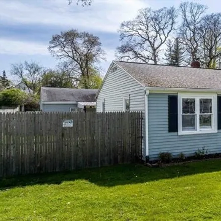 Buy this 2 bed house on 14 Maple Street in Taunton, MA 02780
