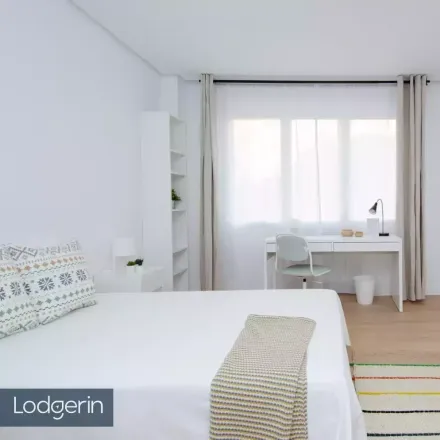 Rent this studio room on Calle del Doctor Esquerdo in 16, 28028 Madrid