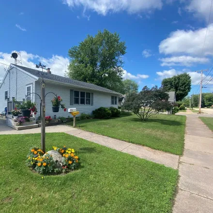 Buy this 3 bed house on 131 10th Street in Clintonville, Waupaca County