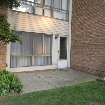 Buy this 1 bed condo on 28401 8 Mile Road in Livonia, MI 48152