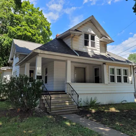 Buy this 4 bed house on 803 East Main Street in Owosso, MI 48867
