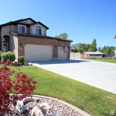 Buy this 5 bed house on 2300 North 1050 West in Clinton, UT 84015