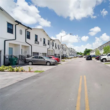 Image 2 - Southwest 344th Street & Northwest 1st Avenue, Southwest 344th Street, Florida City, FL 33034, USA - Townhouse for rent