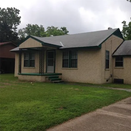 Rent this 3 bed house on 2536 Broadway Drive in Hinkle, Bossier City