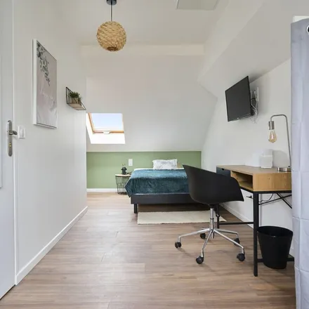 Rent this 1 bed apartment on 89 Rue de Rouen in 80480 Pont-de-Metz, France