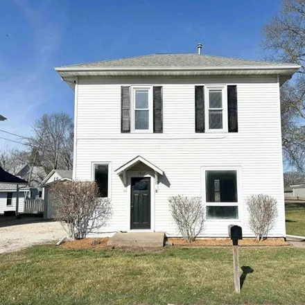 Buy this 3 bed house on 1034 8th Avenue in Erie, Whiteside County