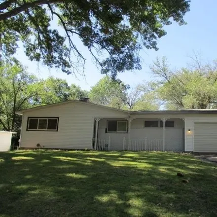 Buy this 3 bed house on 280 Warwick Road in Coffeyville, KS 67337