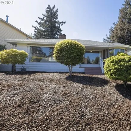 Buy this 6 bed house on 4223 Northeast 76th Avenue in Portland, OR 97218