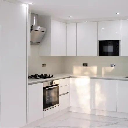 Rent this 2 bed apartment on 82 High Road in Willesden Green, London