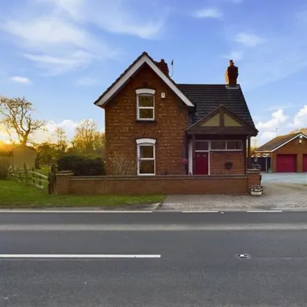 Buy this 4 bed house on Barnhill Lane in Howden, DN14 7ET