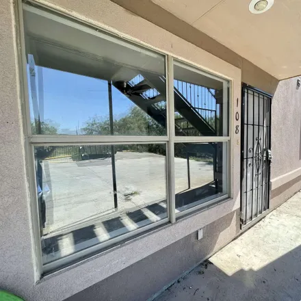 Image 2 - 699 Masterson Street, Laredo, TX 78046, USA - Condo for rent