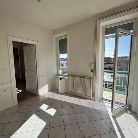 Image 1 - Era Pierre Perchey Immobilier, Rue Roger Salengro, 42300 Roanne, France - Apartment for rent