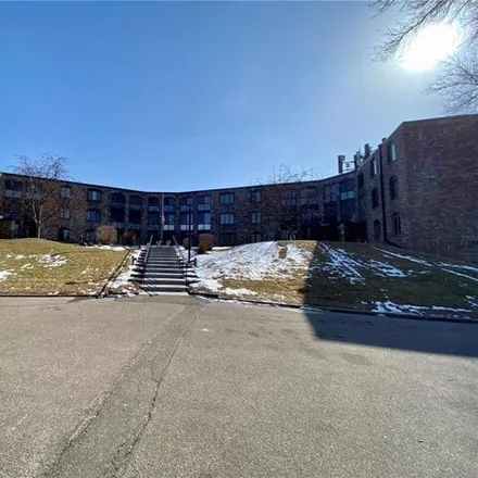 Buy this 2 bed condo on 1850 - 1860 Eagle Ridge Drive in Mendota Heights, MN 55118