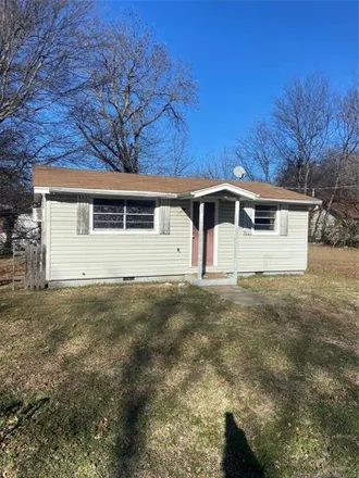 Buy this 2 bed house on 545 Southeast 2nd Street in Wagoner, OK 74467