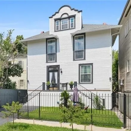 Buy this 7 bed house on 1420 Valence Street in New Orleans, LA 70115