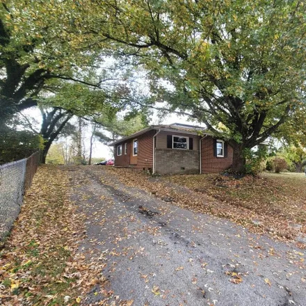 Buy this 3 bed house on 106 24th Street in Bristol, TN 37620