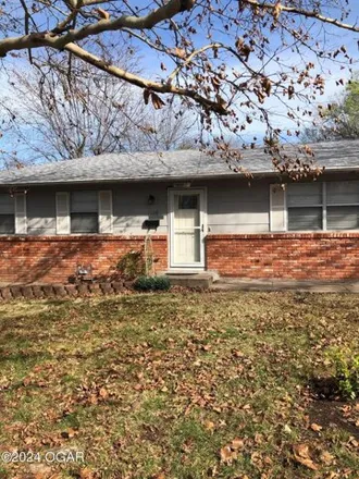 Buy this 3 bed house on 1225 Cedar Street in Carthage, MO 64836