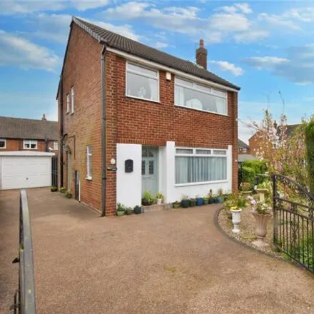 Buy this 3 bed house on Reedsdale Gardens in Gildersome, LS27 7JD