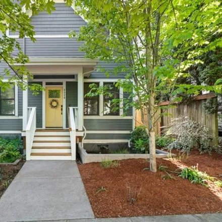 Buy this 3 bed house on Southwest 3rd Avenue in Portland, OR 97258