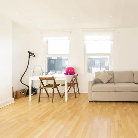 Rent this 1 bed apartment on 37 Hampden Road in London, N8 0HS