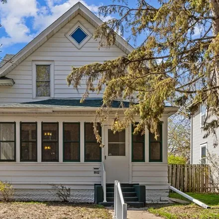 Buy this 3 bed house on 1830 Minnehaha Avenue West in Saint Paul, MN 55104