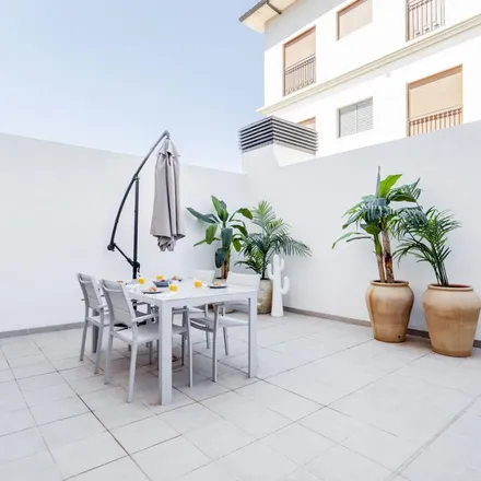 Rent this 2 bed apartment on Carrer de l'Historiador Coloma in 3, 46011 Valencia