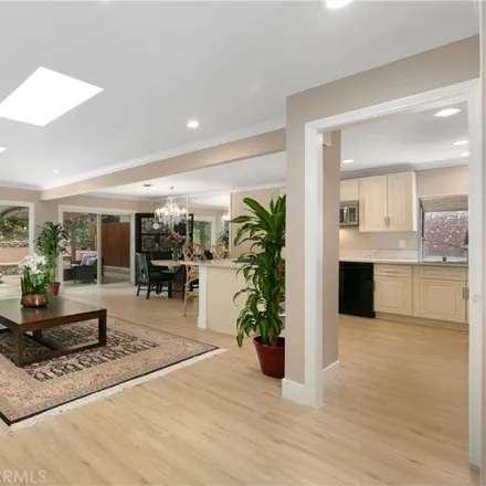 Image 5 - 1300 North Natchez Place, Los Angeles, CA 90731, USA - House for sale