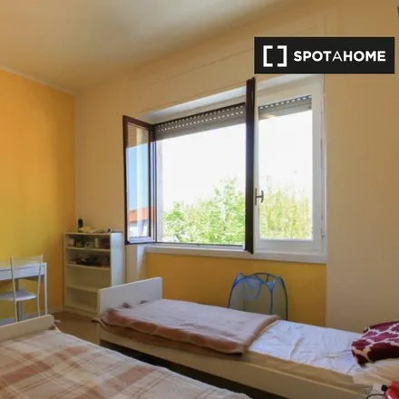 Rent this 3 bed room on Via Ettore Ponti in 44, 20143 Milan MI