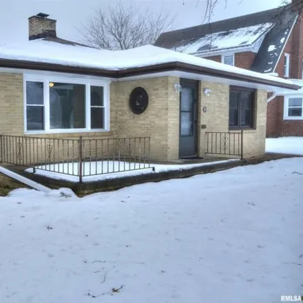 Buy this 3 bed house on 976 West Calhoun Street in Macomb, IL 61455