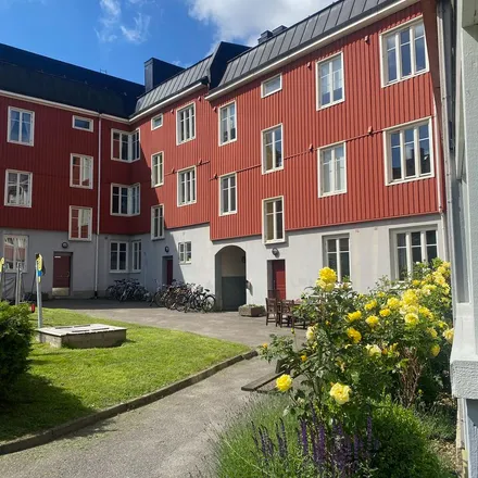 Rent this 2 bed apartment on Sparvgatan 3 in 416 67 Gothenburg, Sweden