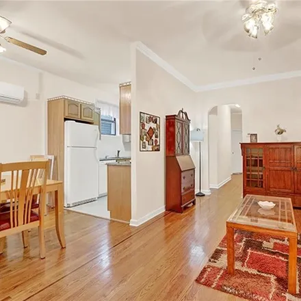 Image 6 - 3812 Quentin Road, New York, NY 11234, USA - Townhouse for sale