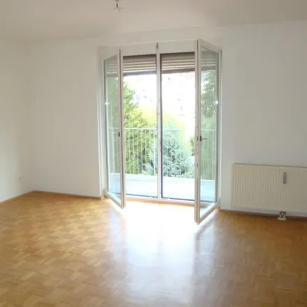 Rent this 3 bed apartment on Idlhofgasse 59 in 8020 Graz, Austria