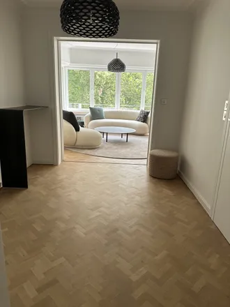 Rent this 3 bed apartment on Franklin Rooseveltlaan 310-327;329 in 9000 Ghent, Belgium
