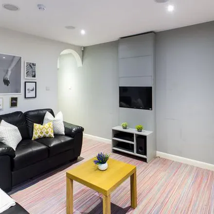 Rent this 4 bed apartment on The Wheatsheaf in Church Street, Stoke