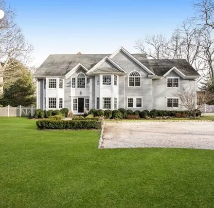 Rent this 5 bed house on 7 Fox Xing in Sag Harbor, New York