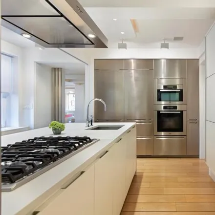 Image 4 - 3 East 69th Street, New York, NY 10021, USA - Apartment for sale