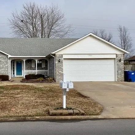 Rent this 3 bed house on 1303 Southeast 21st Street in Bentonville, AR 72712