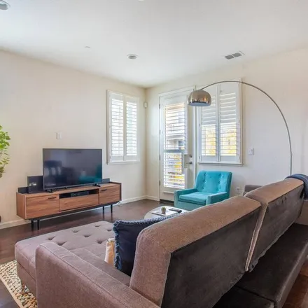 Rent this 4 bed house on San Francisco in CA, 94121