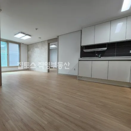 Rent this 3 bed apartment on 서울특별시 성북구 정릉동 410-8