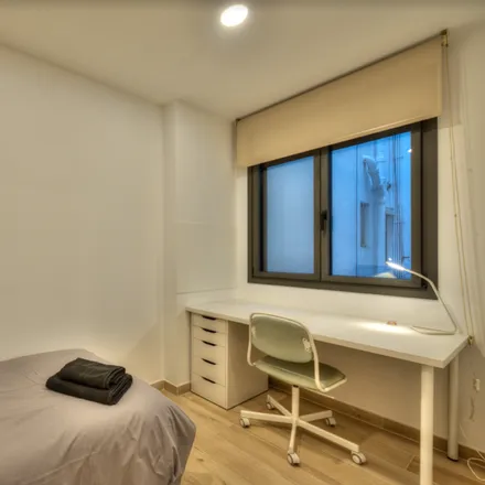 Rent this 1 bed room on Travessera de Gràcia in 43 B, 08021 Barcelona
