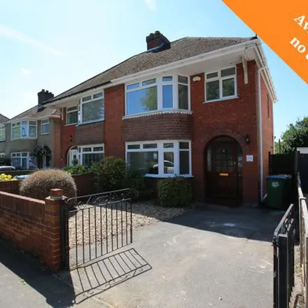 Rent this 3 bed duplex on Cleethorpes Road in Southampton, SO19 8AT