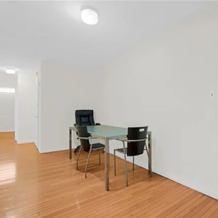 Image 4 - 94-30 58th Avenue, New York, NY 11373, USA - Apartment for sale