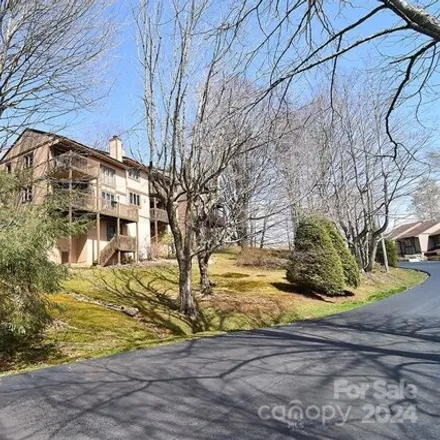 Buy this 2 bed condo on Ridgewood Road in Sugar Mountain, Avery County