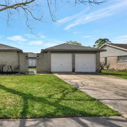 Rent this 3 bed house on 633 East Castle Harbour Drive in Friendswood, TX 77546
