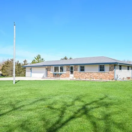 Image 4 - 3040 West Forest Hill Avenue, Franklin, WI 53132, USA - House for sale
