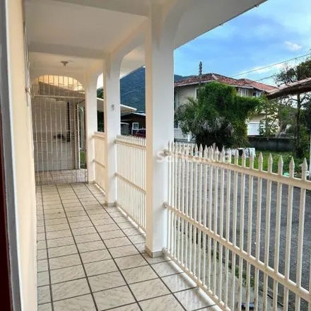 Rent this 3 bed house on Rodovia Baldicero Filomeno in Ribeirão da Ilha, Florianópolis - SC