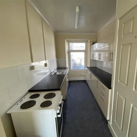Image 4 - Elgan Jones A'i Fab, Station Road, Burry Port, SA16 0LW, United Kingdom - Apartment for rent