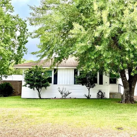 Buy this 2 bed house on 907 East Mistletoe Avenue in Victoria, TX 77901