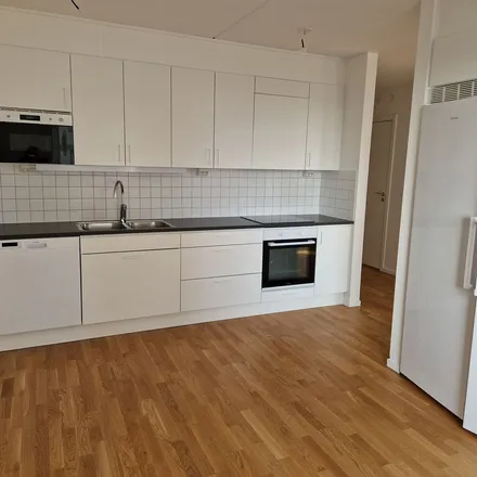 Rent this 3 bed apartment on "Bussgaraget" in Polettgatan 8, 252 41 Helsingborg