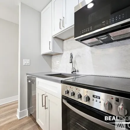 Rent this 1 bed apartment on 428 W Belden Ave